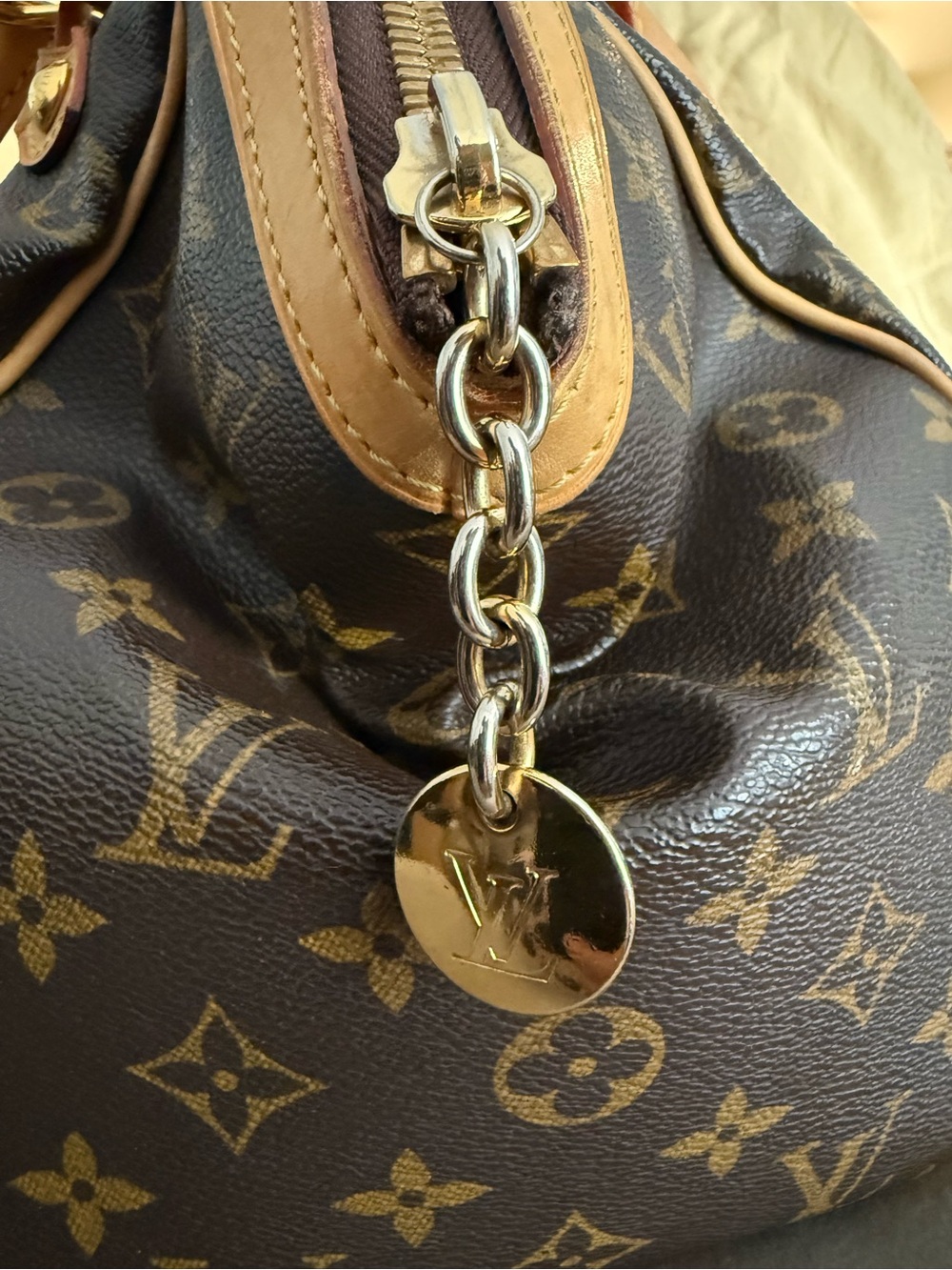 Louis Vuitton Tivoli GM Monogram Canvas Satchel with Natural Vachetta Handle - Picture 3 of 14